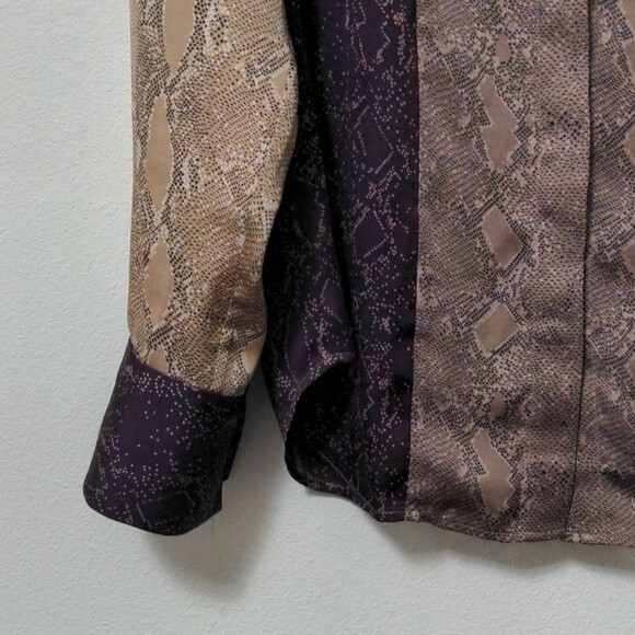 Equipment Femme Yvonne Snake Print Button Down - Picture 4 of 6